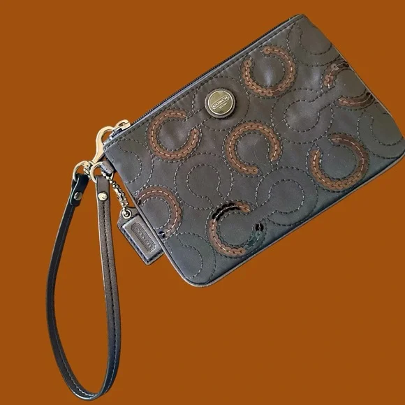 Coach Gray Pop Art Sequin & Satin Clutch or Wristlet. - Picture 15 of 16